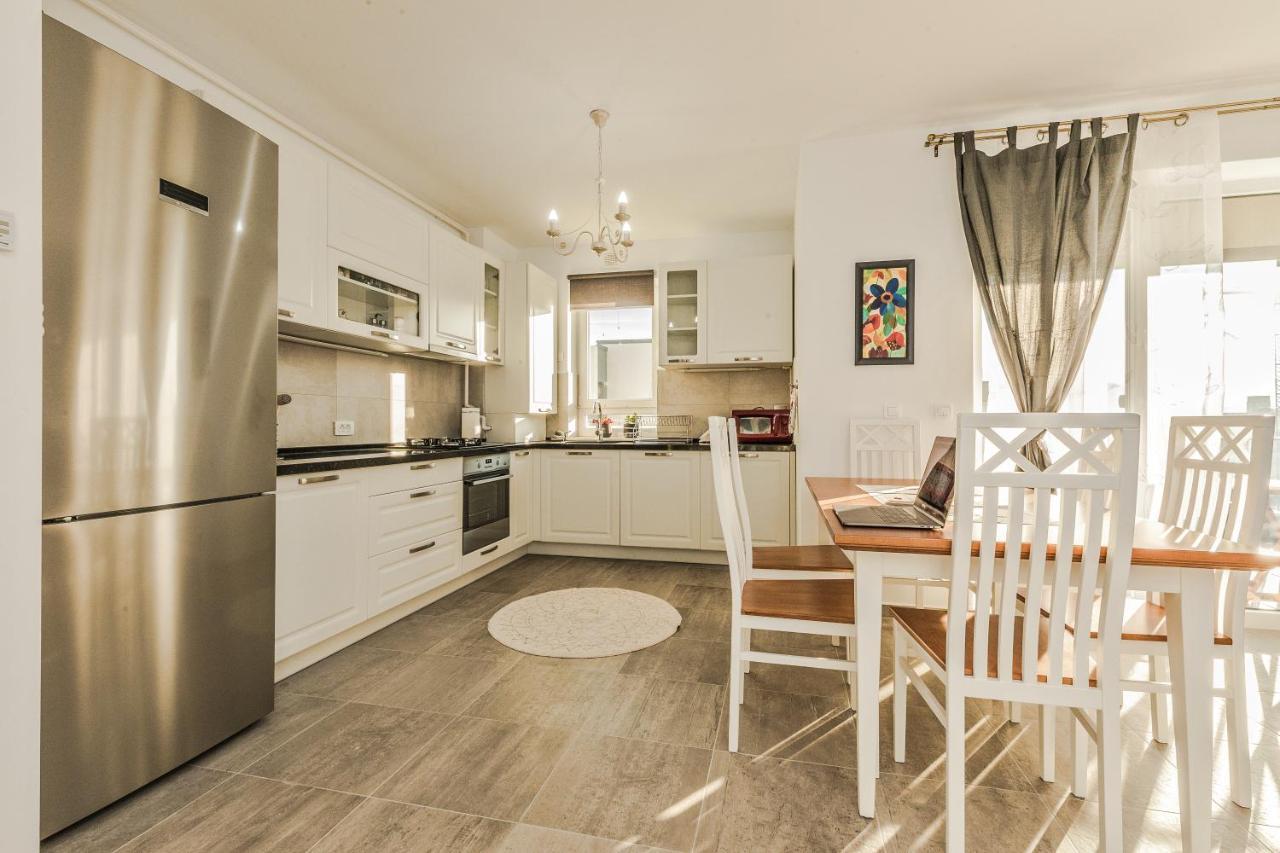 Elegant Sophia'S Apartment Brasov Ngoại thất bức ảnh
