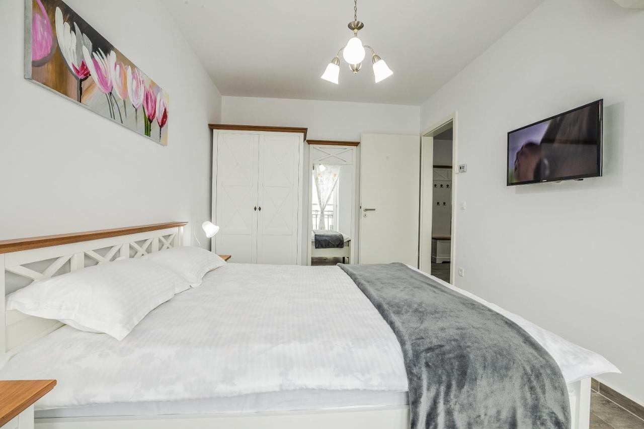 Elegant Sophia'S Apartment Brasov Ngoại thất bức ảnh